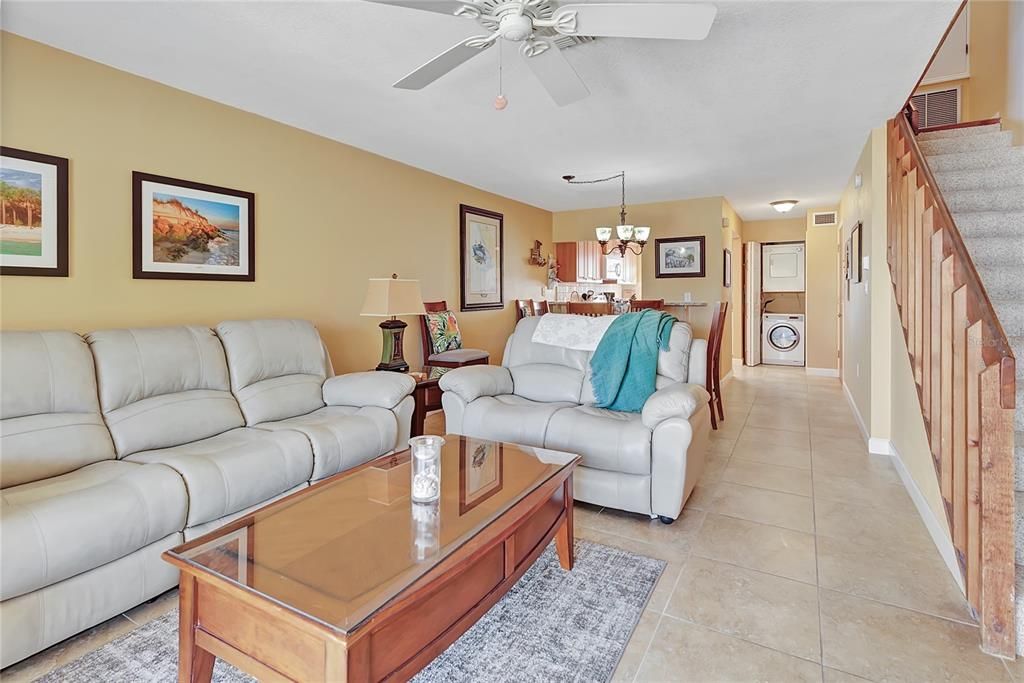 Recently Sold: $665,000 (2 beds, 2 baths, 1106 Square Feet)