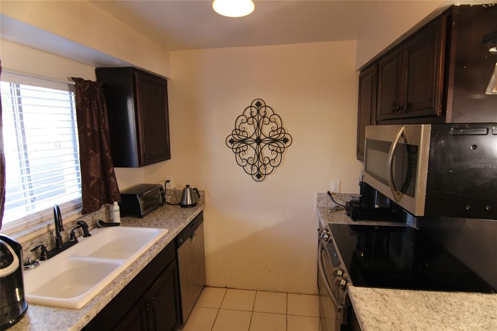 Recently Sold: $149,000 (2 beds, 2 baths, 967 Square Feet)