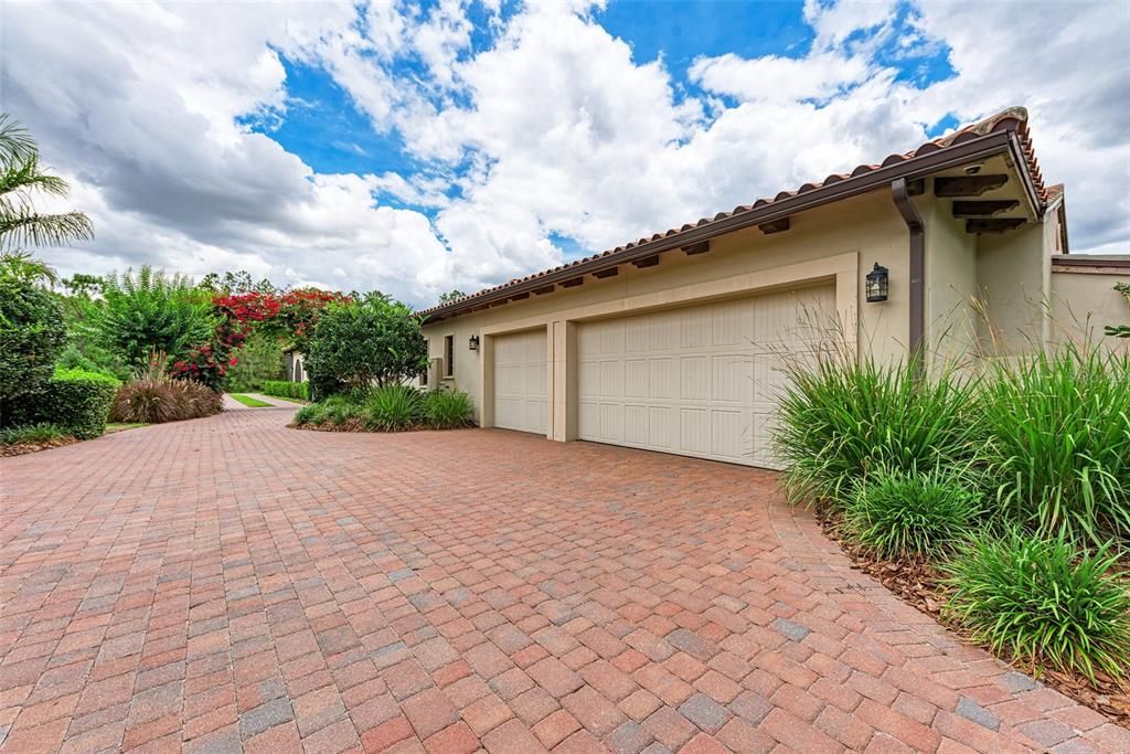 Recently Sold: $1,975,000 (3 beds, 3 baths, 3541 Square Feet)