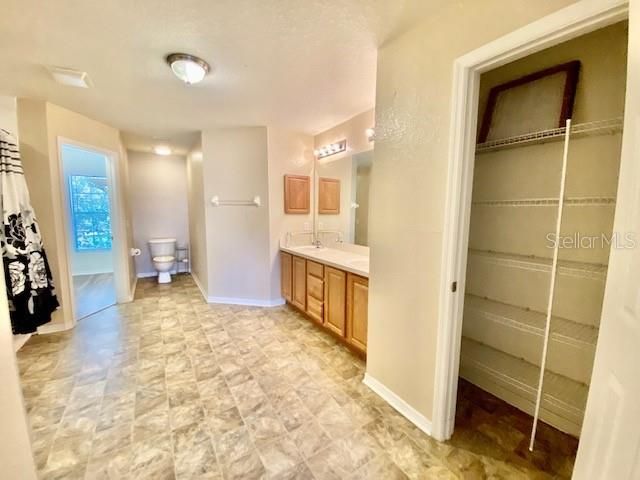 Recently Rented: $2,080 (4 beds, 2 baths, 2534 Square Feet)