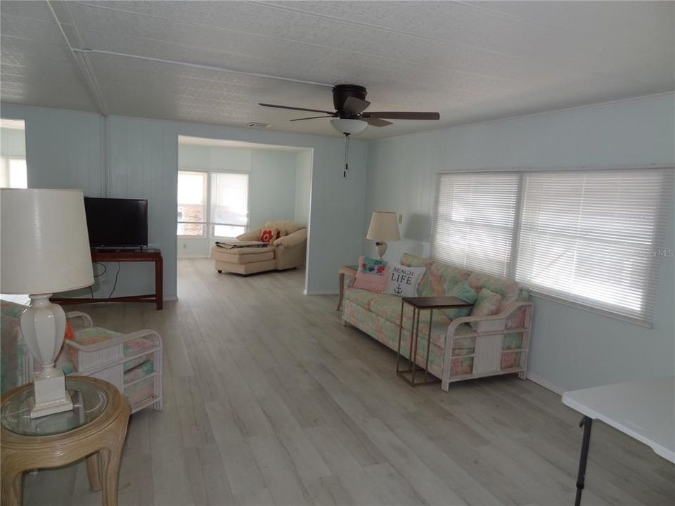 Recently Sold: $134,900 (2 beds, 2 baths, 1368 Square Feet)