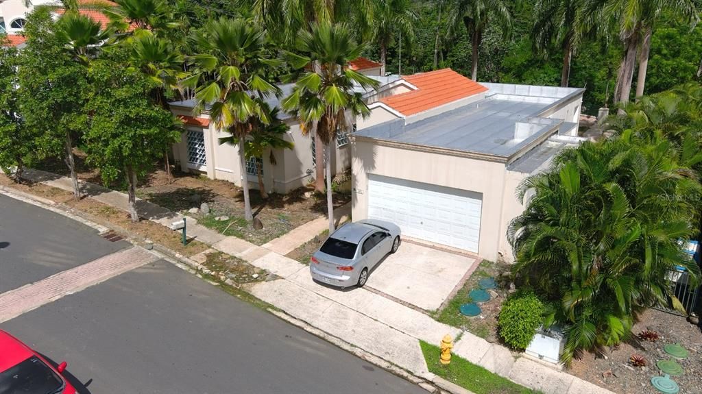 Vendido Recientemente: $975,000 (4 camas, 2 baños, 3426 Pies cuadrados)