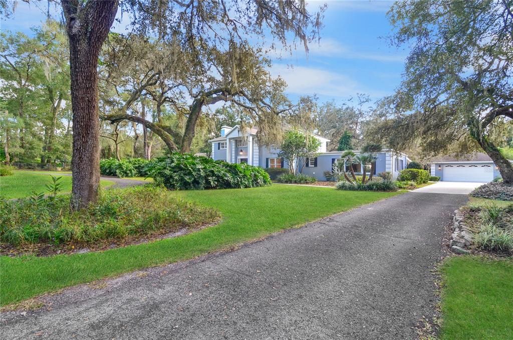 Recently Sold: $935,000 (4 beds, 3 baths, 5574 Square Feet)