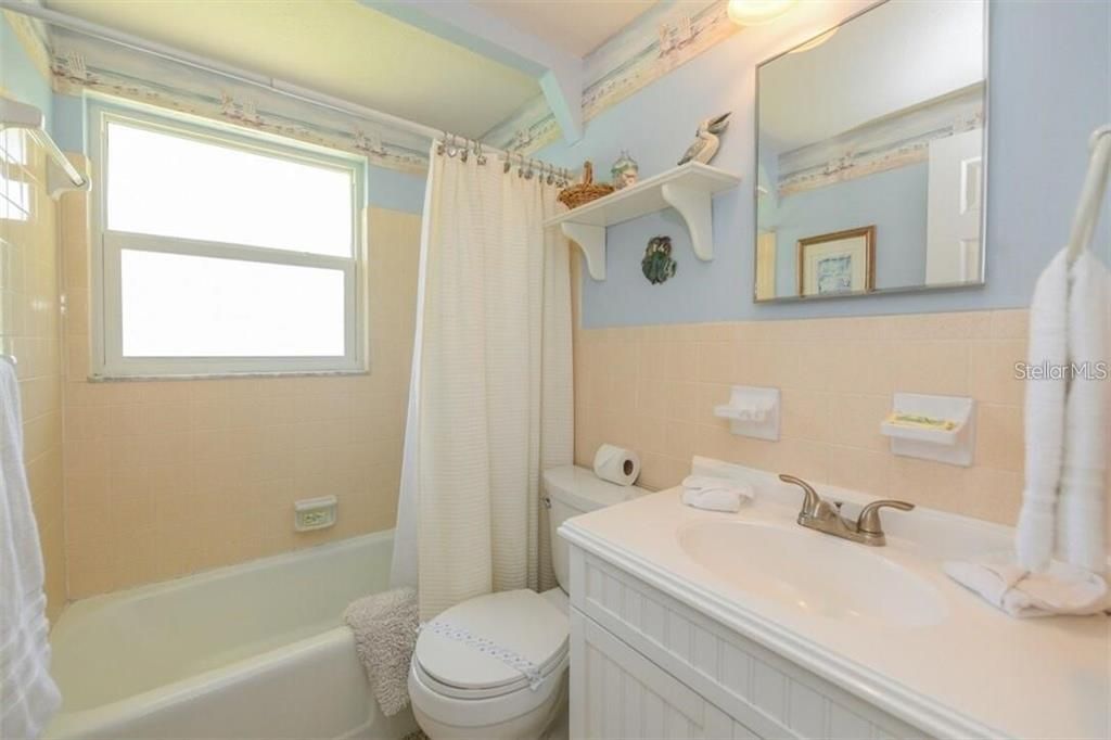 最近售出: $900,000 (4 贝兹, 4 浴室, 1464 平方英尺)