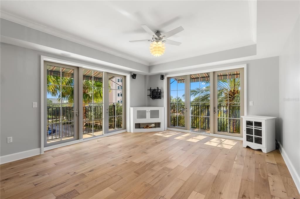 Recently Sold: $1,175,000 (2 beds, 2 baths, 1686 Square Feet)