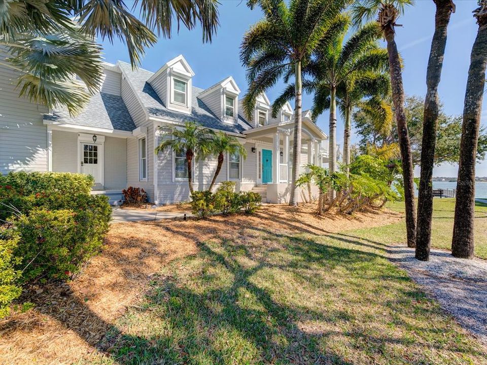 Recently Sold: $1,950,000 (5 beds, 5 baths, 4481 Square Feet)