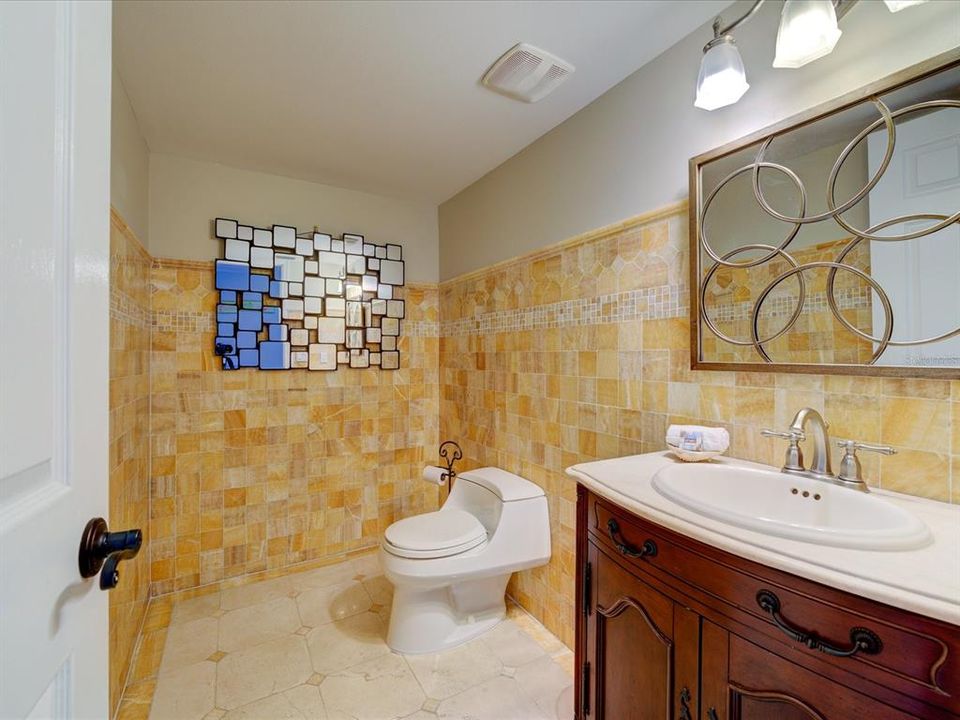 最近售出: $1,950,000 (5 贝兹, 5 浴室, 4481 平方英尺)