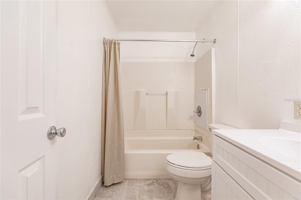 最近售出: $140,000 (2 贝兹, 1 浴室, 746 平方英尺)