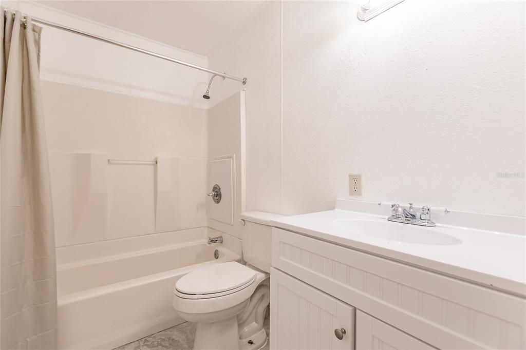 最近售出: $140,000 (2 贝兹, 1 浴室, 746 平方英尺)