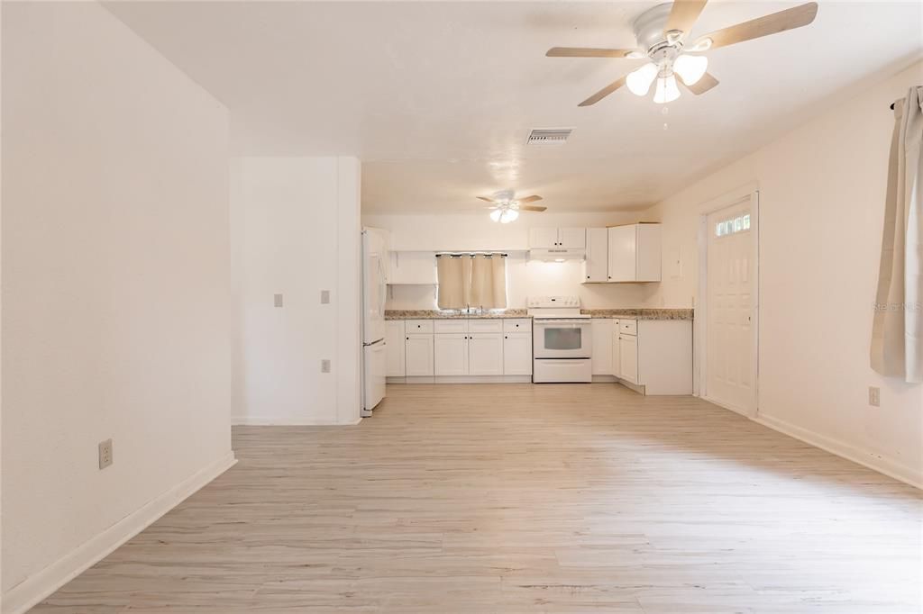 Recently Sold: $140,000 (2 beds, 1 baths, 746 Square Feet)