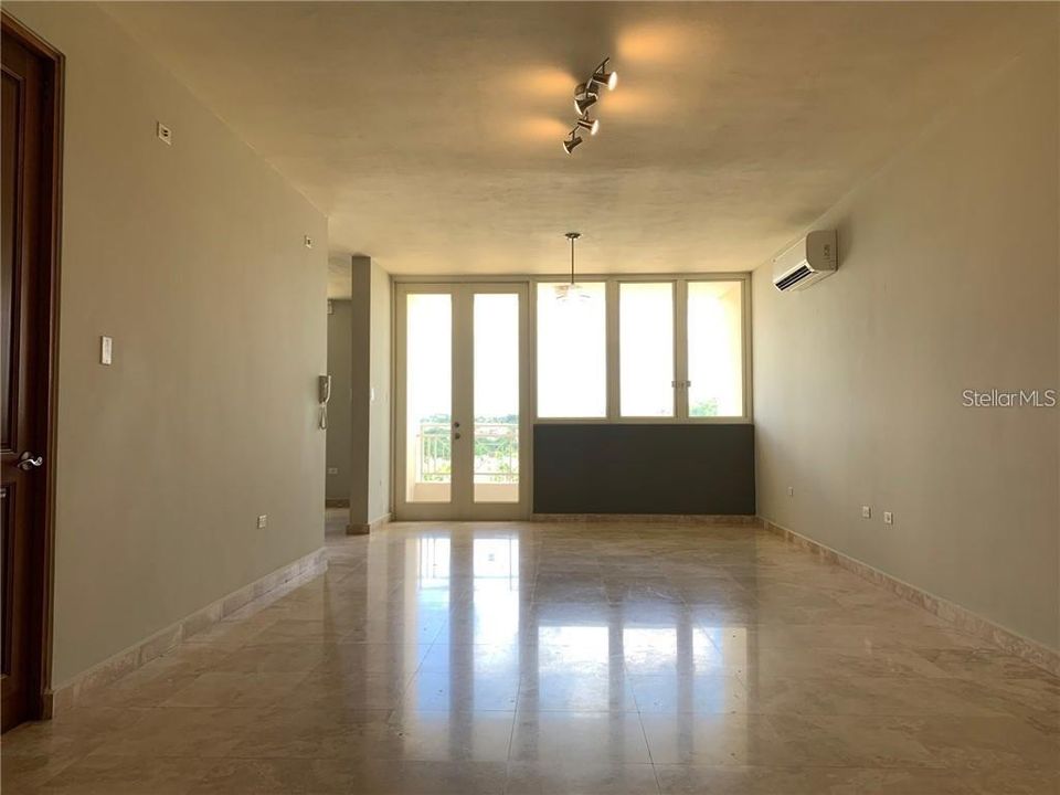 Vendido Recientemente: $498,000 (3 camas, 2 baños, 2200 Pies cuadrados)