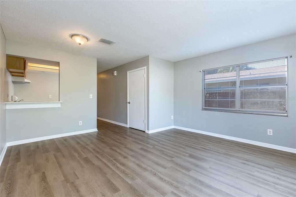 Recently Rented: $1,495 (2 beds, 1 baths, 992 Square Feet)