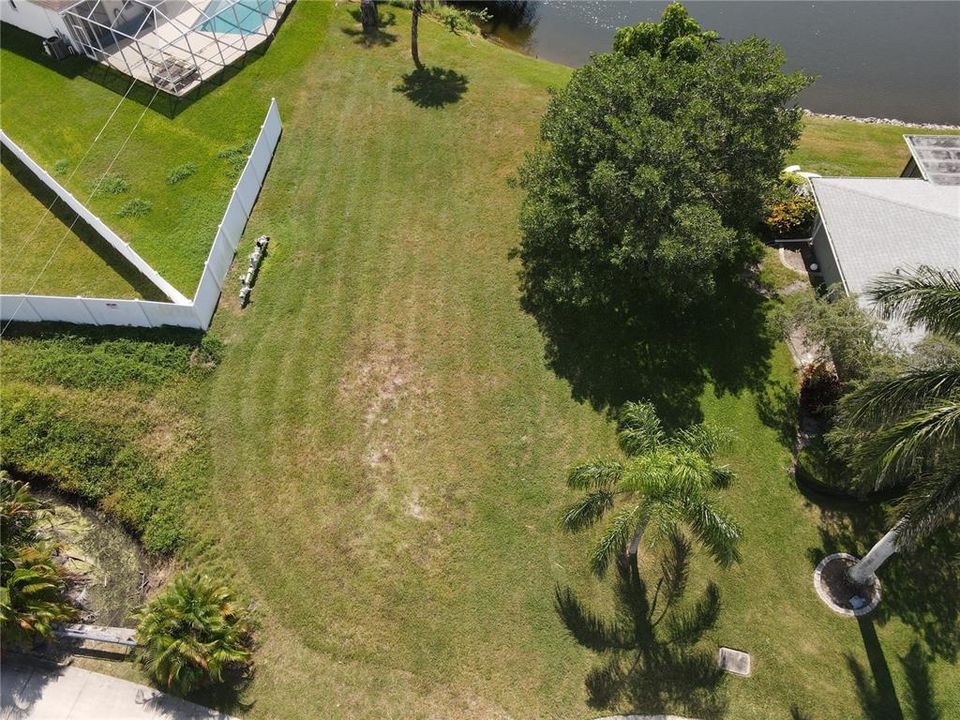 Vendido Recientemente: $150,000 (0.43 acres)