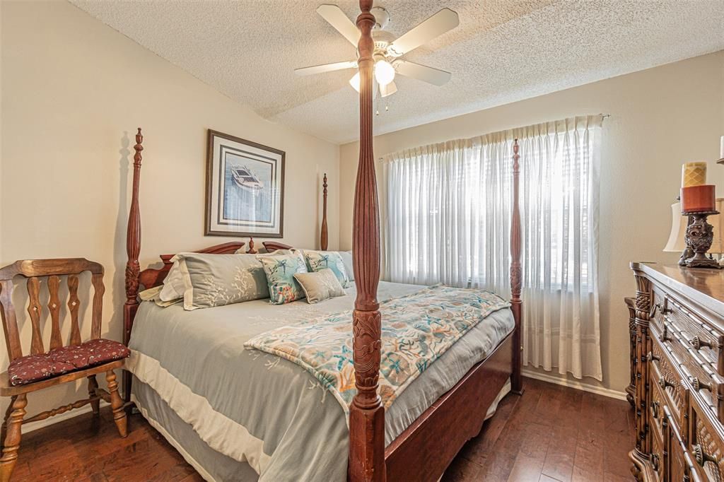 Recently Sold: $269,900 (2 beds, 2 baths, 1067 Square Feet)