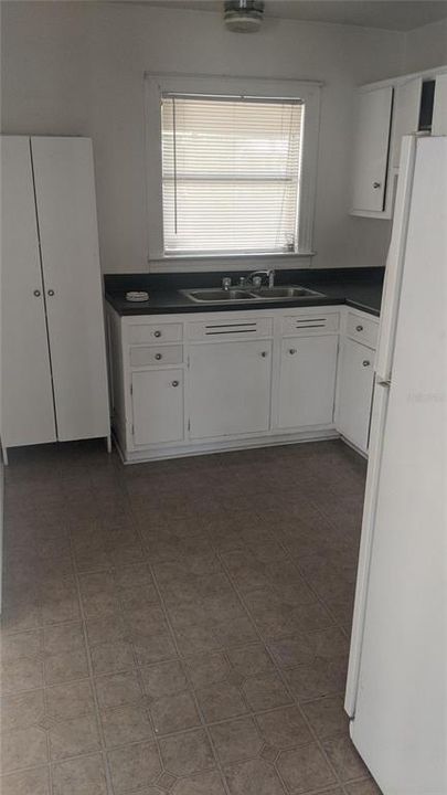 Recently Rented: $2,700 (2 beds, 1 baths, 1012 Square Feet)
