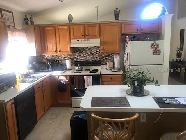 Recently Sold: $325,000 (3 beds, 2 baths, 1415 Square Feet)