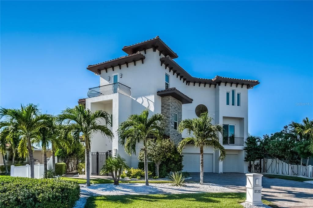 Recently Sold: $2,875,000 (4 beds, 4 baths, 3892 Square Feet)