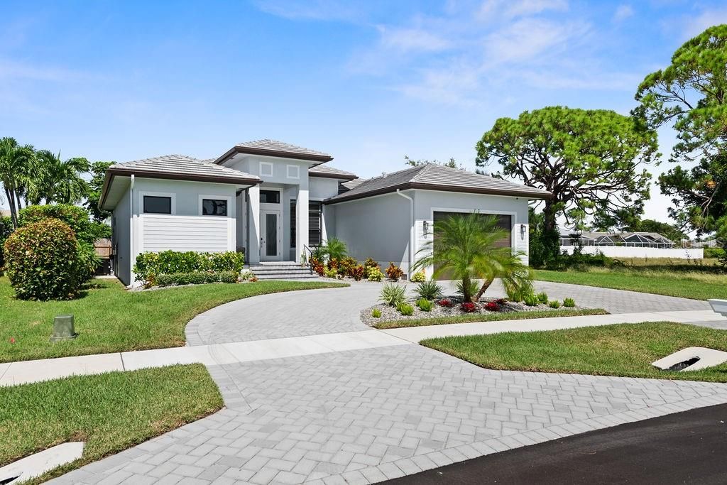 Recently Sold: $979,000 (3 beds, 2 baths, 1719 Square Feet)