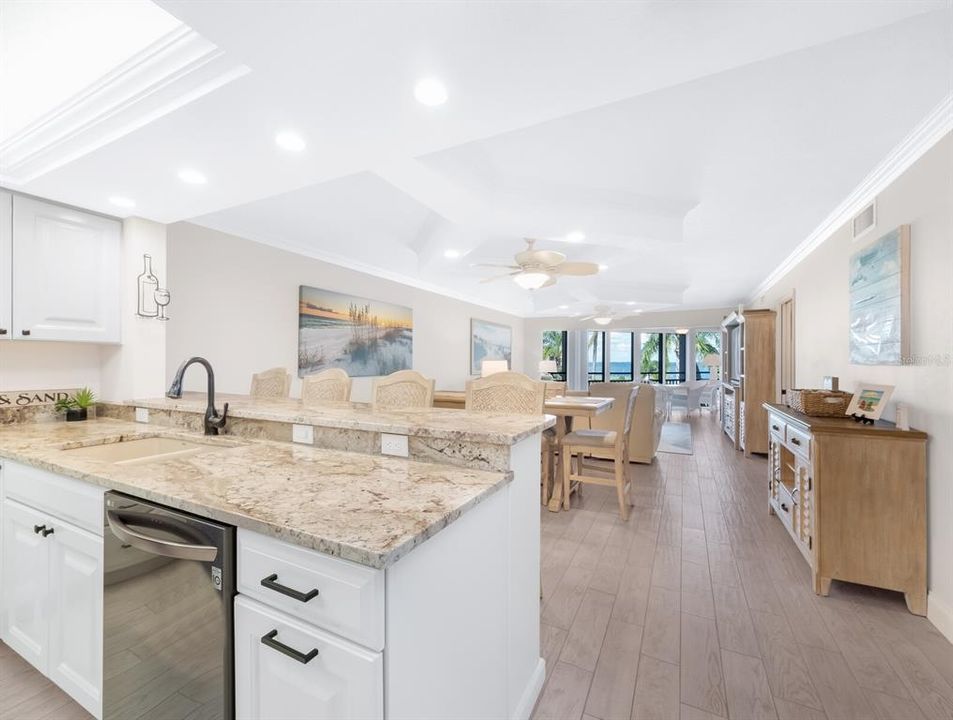 Recently Sold: $695,000 (2 beds, 2 baths, 1305 Square Feet)