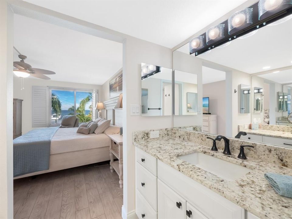 Recently Sold: $695,000 (2 beds, 2 baths, 1305 Square Feet)