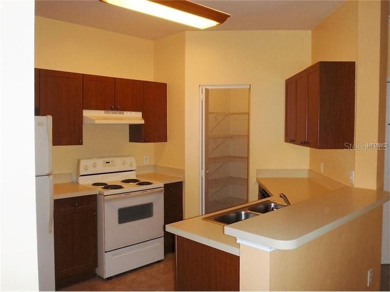 Recently Rented: $1,200 (1 beds, 1 baths, 750 Square Feet)