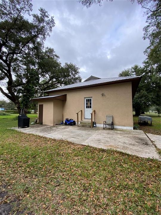 Recently Sold: $167,500 (3 beds, 2 baths, 1148 Square Feet)