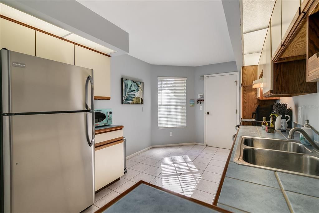Recently Sold: $230,000 (2 beds, 2 baths, 1028 Square Feet)