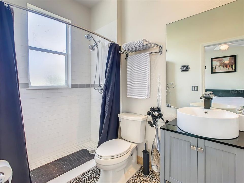 最近售出: $340,000 (4 贝兹, 2 浴室, 1452 平方英尺)