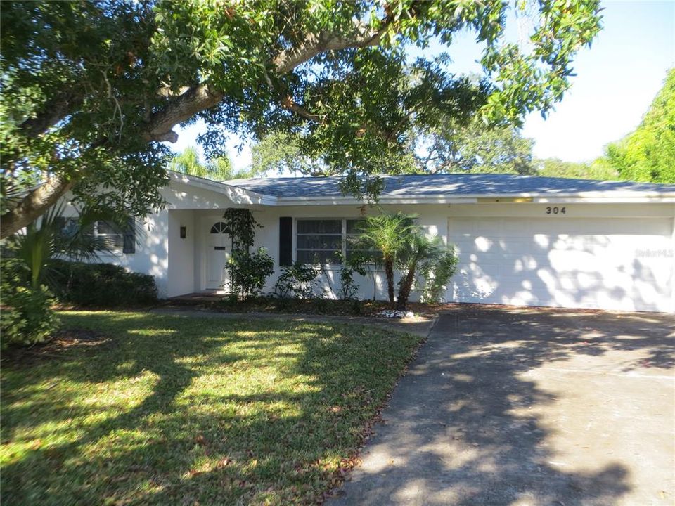 Three bedroom and 2 bath home in Belleair