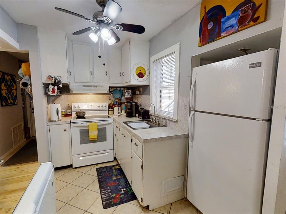 Recently Sold: $99,500 (2 beds, 1 baths, 652 Square Feet)