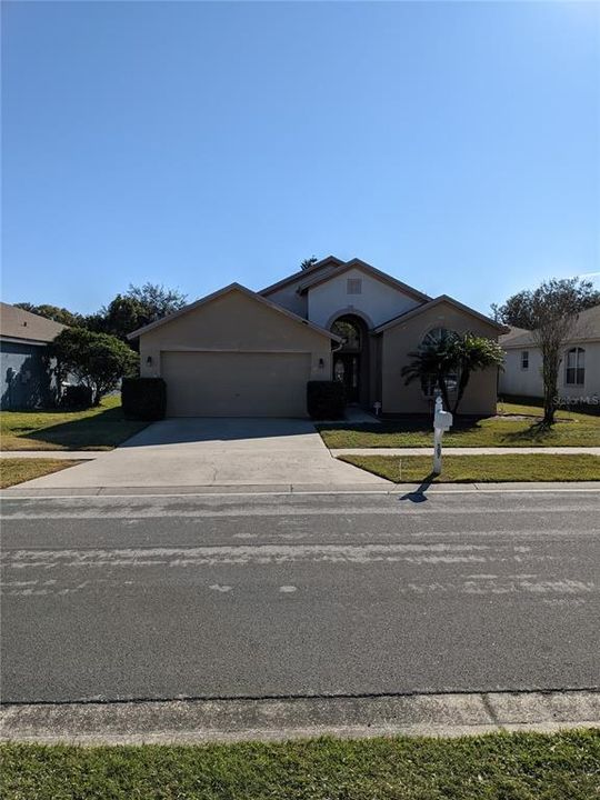 Recently Rented: $2,225 (3 beds, 2 baths, 1810 Square Feet)
