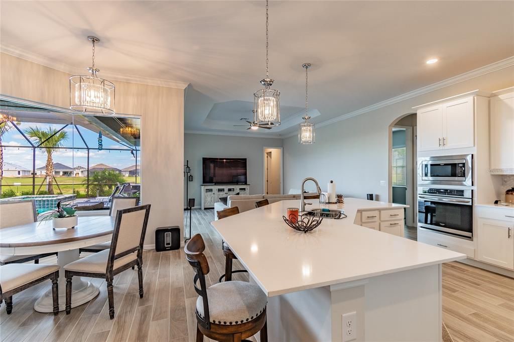 Recently Sold: $734,000 (4 beds, 3 baths, 2560 Square Feet)