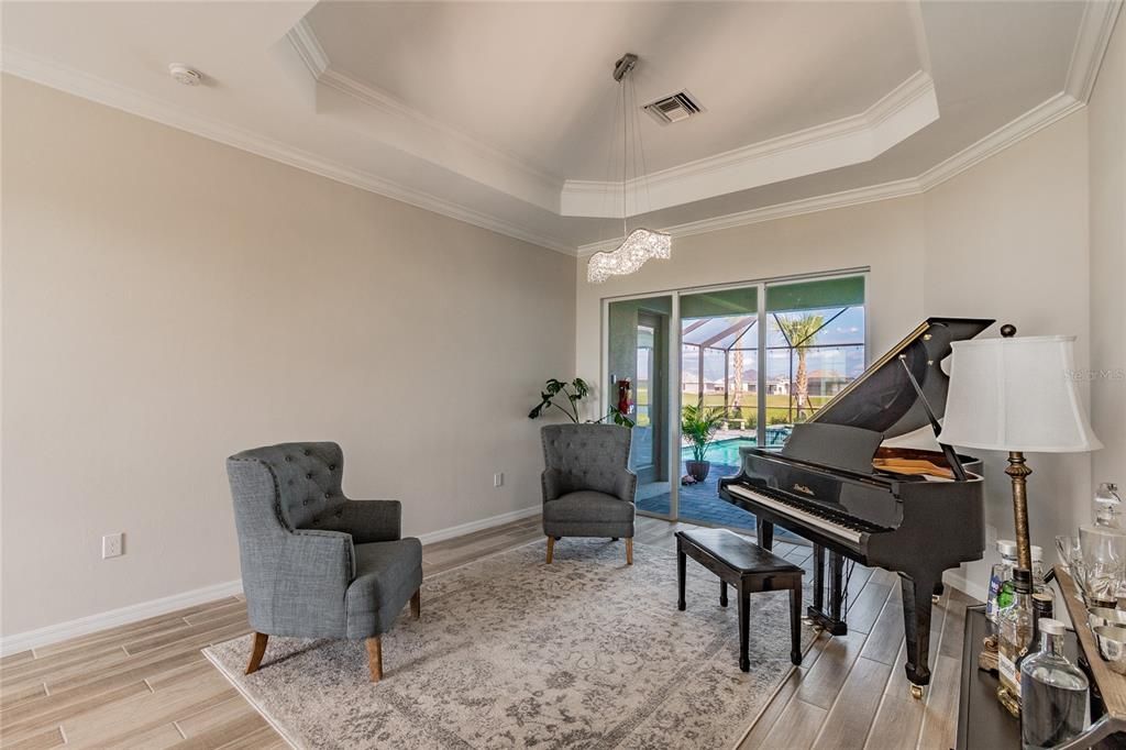 Recently Sold: $734,000 (4 beds, 3 baths, 2560 Square Feet)