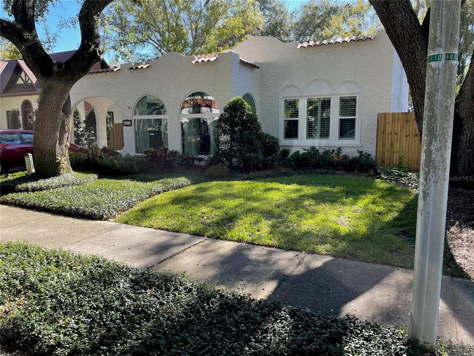 Recently Sold: $915,000 (3 beds, 2 baths, 1784 Square Feet)