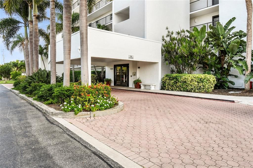 Recently Sold: $599,900 (2 beds, 2 baths, 1380 Square Feet)
