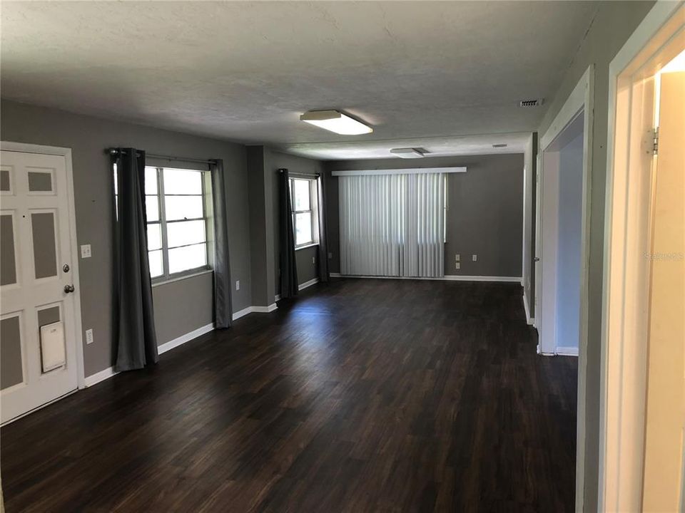 Recently Sold: $239,000 (2 beds, 1 baths, 1208 Square Feet)