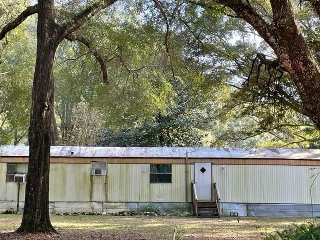 Recently Sold: $80,000 (3 beds, 2 baths, 924 Square Feet)