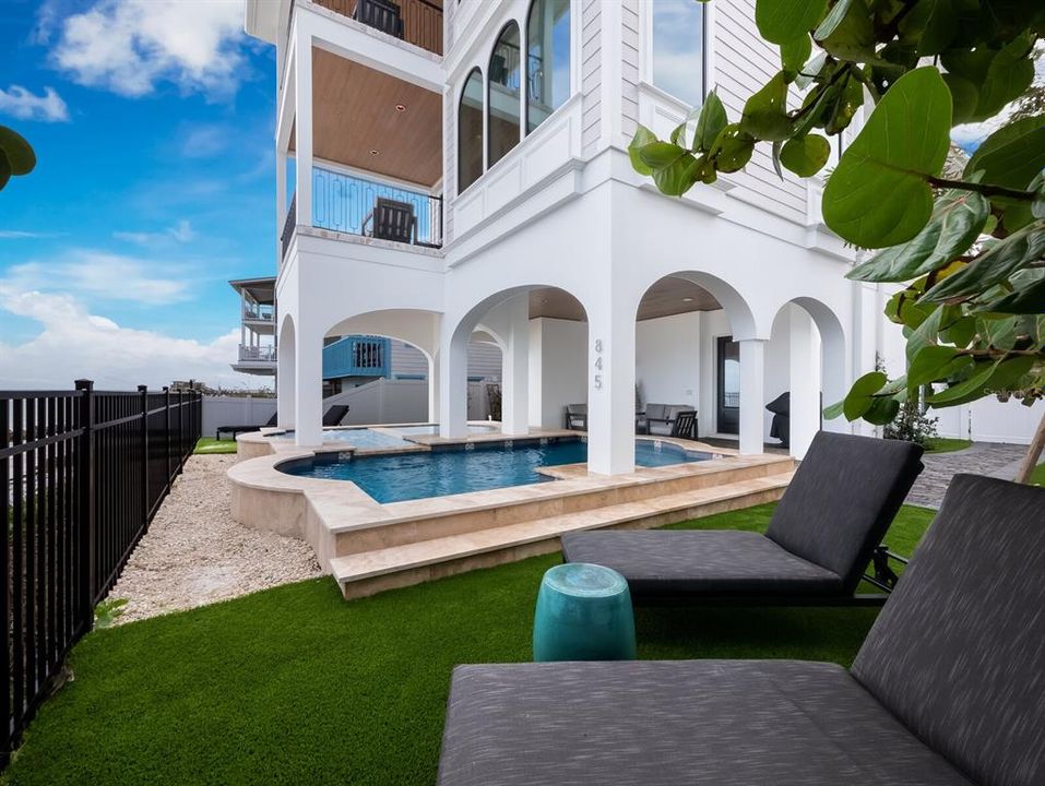 Recently Sold: $6,900,000 (4 beds, 4 baths, 2530 Square Feet)