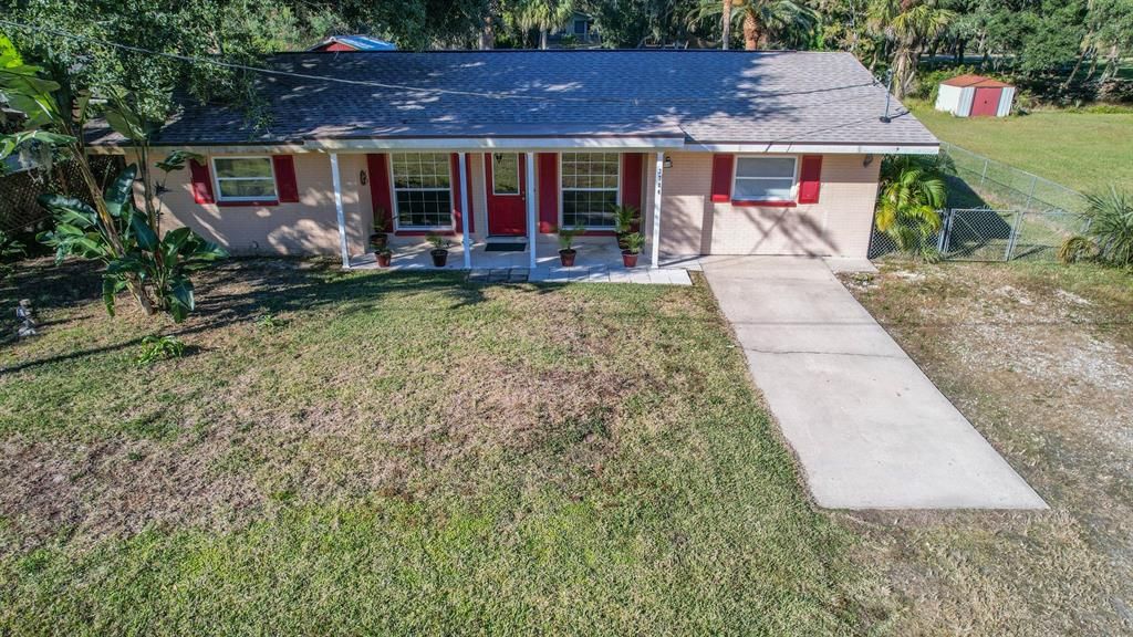 Recently Sold: $425,000 (3 beds, 2 baths, 1802 Square Feet)