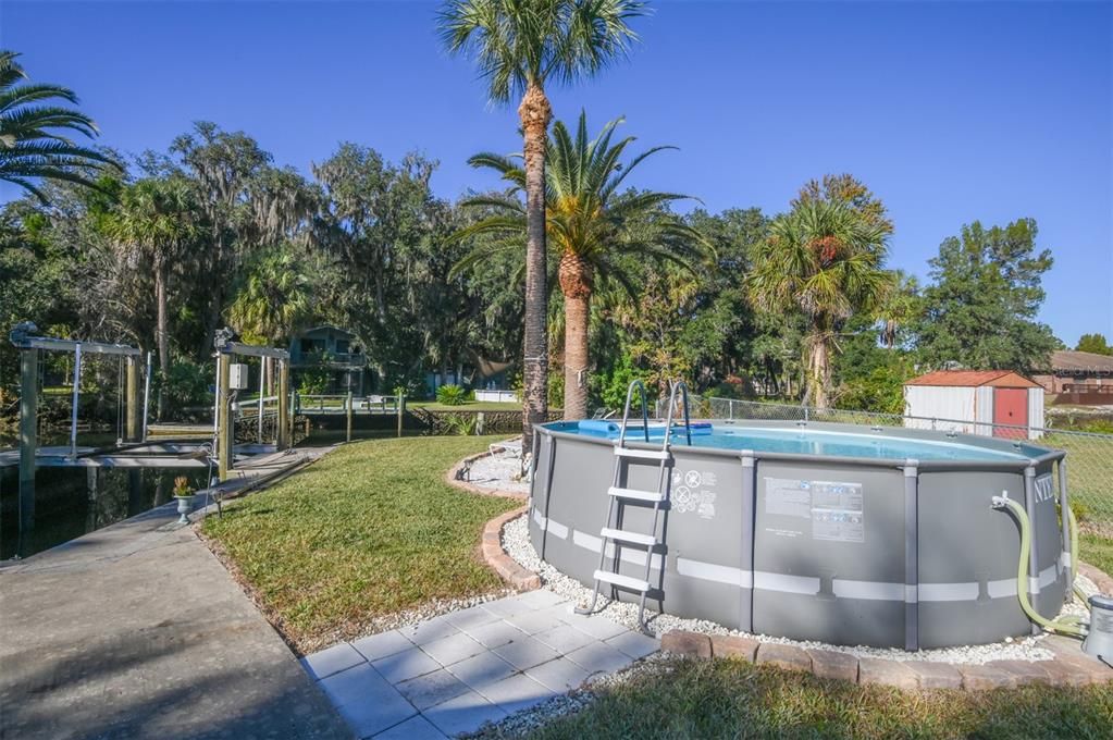 Recently Sold: $425,000 (3 beds, 2 baths, 1802 Square Feet)