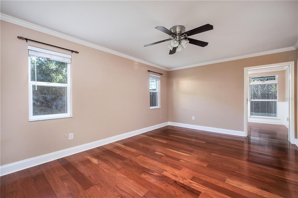 Recently Sold: $420,000 (3 beds, 2 baths, 1820 Square Feet)
