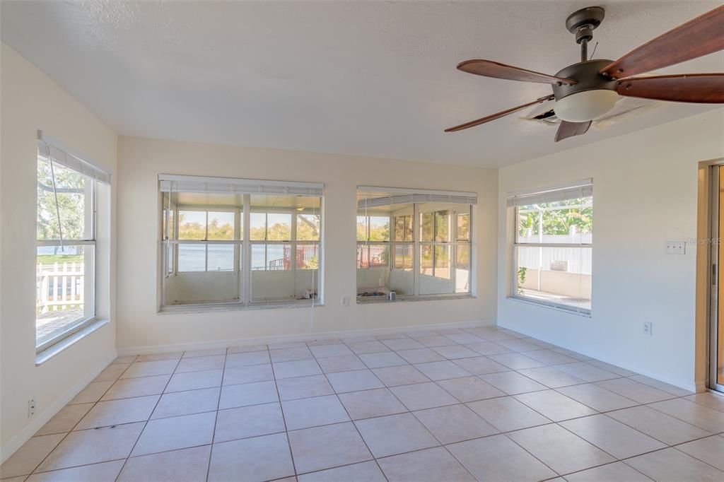 Recently Sold: $399,900 (2 beds, 2 baths, 1710 Square Feet)