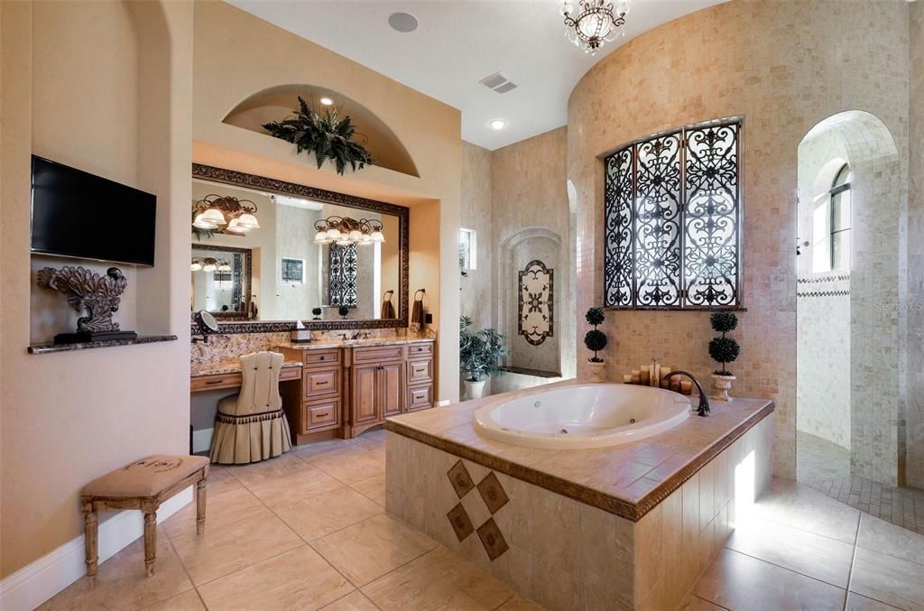 Recently Sold: $3,000,000 (6 beds, 6 baths, 7427 Square Feet)