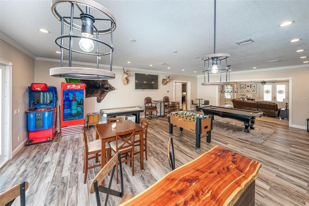 Recently Sold: $850,000 (5 beds, 4 baths, 4320 Square Feet)