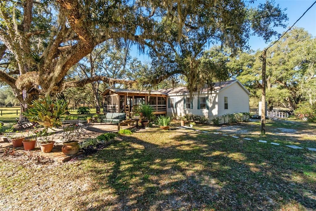 Recently Sold: $785,000 (4 beds, 2 baths, 1944 Square Feet)