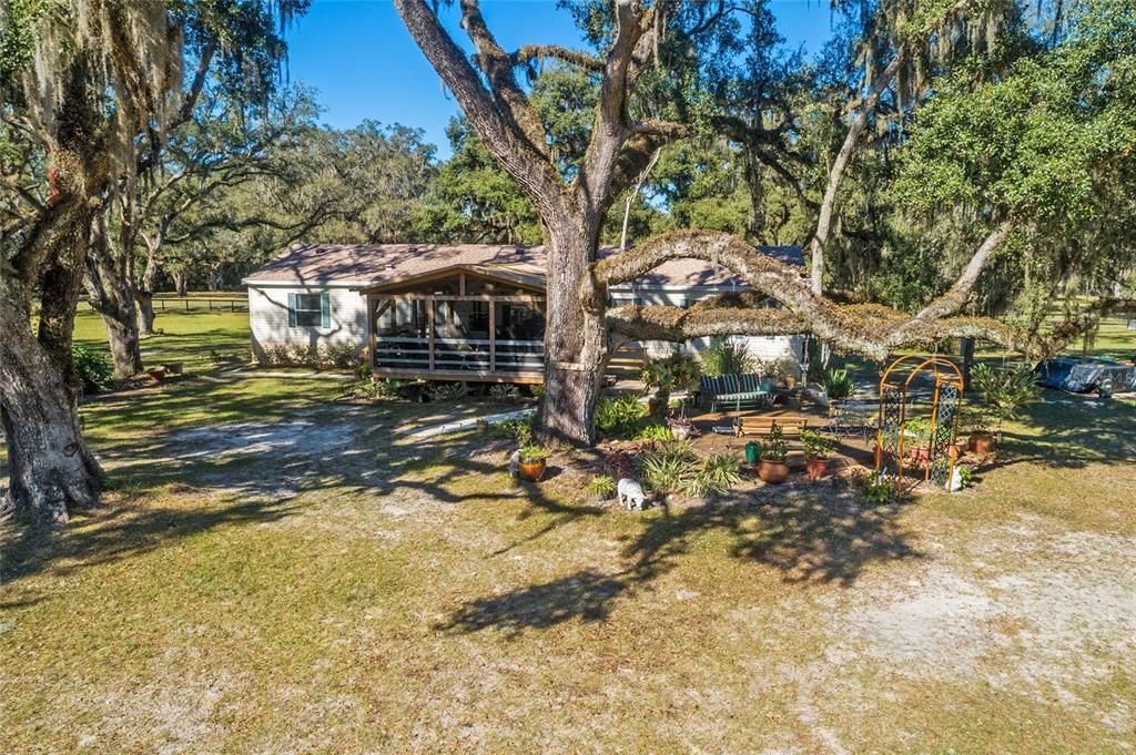 Recently Sold: $785,000 (4 beds, 2 baths, 1944 Square Feet)