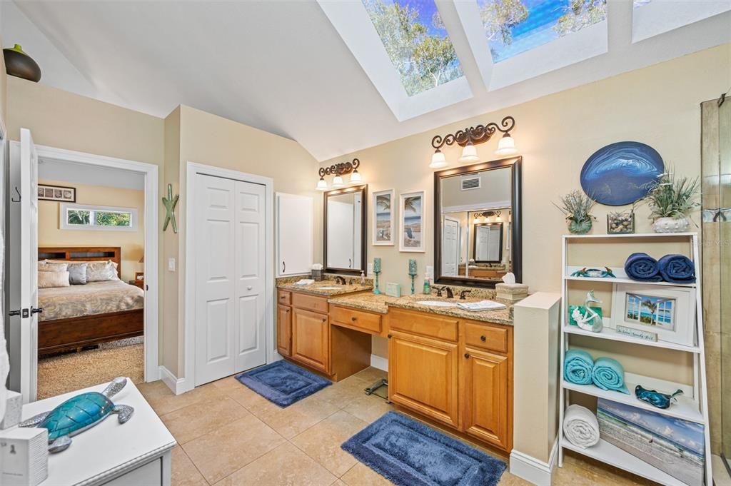 Master bath, double sinks and walk in shower