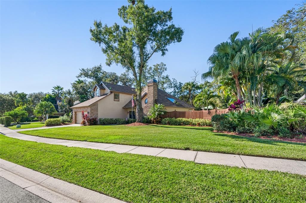 Recently Sold: $650,000 (4 beds, 2 baths, 2216 Square Feet)