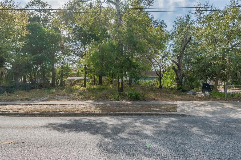 Build your dream home on this vacant lot!