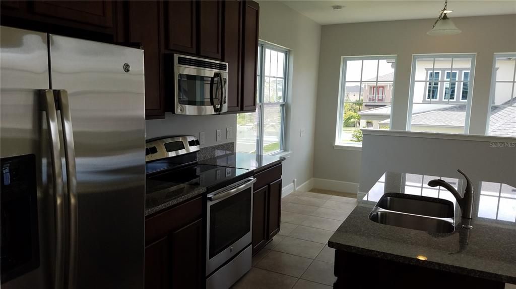 Recently Rented: $1,399 (1 beds, 1 baths, 767 Square Feet)